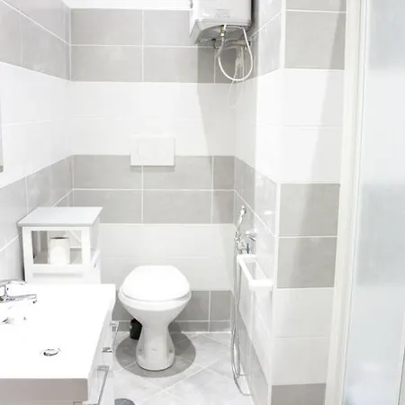 Cosmopolitan - Termini Suites *